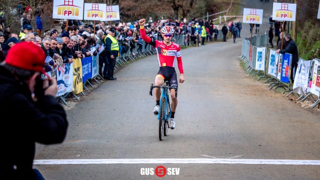 Finale du Trophe Rgional de CX : Bomm surprend Crispin et Etienne