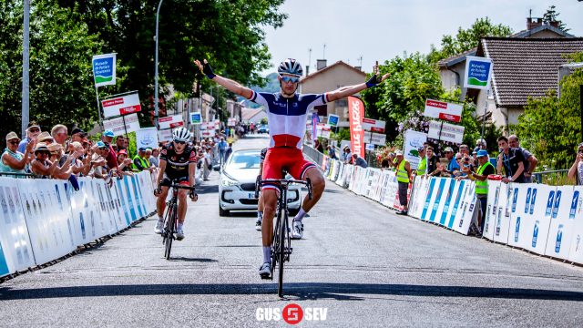 Entre Brenne et Montmorillonnais (86) : Bouchard arrose son maillot avant les Bleus