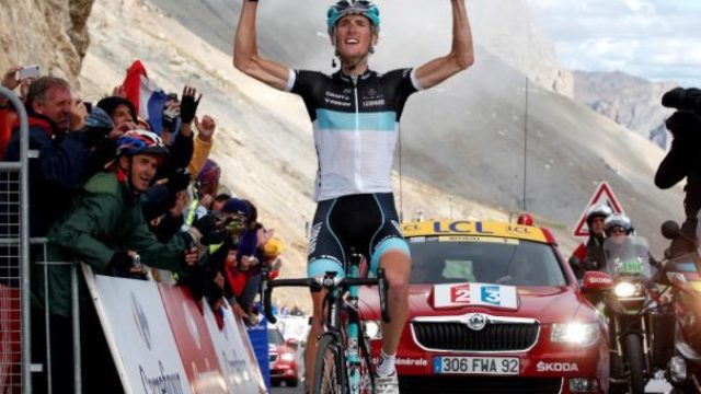 Schleck s'impose au Galibier / Voeckler toujours en jaune ! 