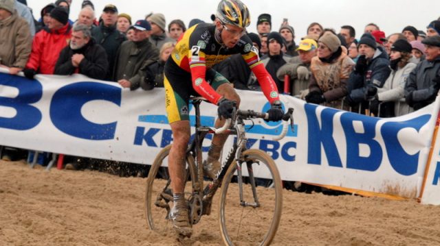 Sven Nys impressionnant sous la neige de Kalmthout ! 