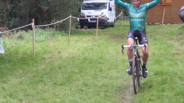 Cyclo-Cross de Bretoncelles (61) : Hurel devant Lecoeur 