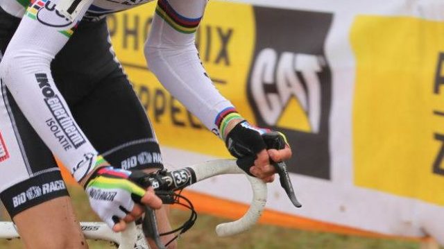 Coupe du Monde Cyclo-Cross Juniors # 2  Plzen : Van Der Poel remet a / Gesbert 12e