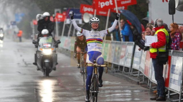 Boels Rental  Hoogeveen : Vos s'impose / Jeuland 12e  