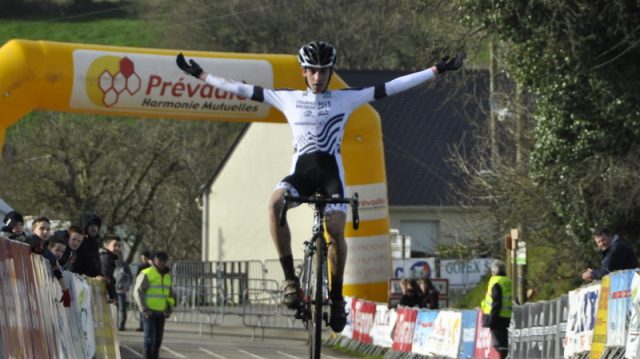 Cyclo-Cross de Lanarvily (29) : Lvque chez les cadets / Gaultier chez les dames