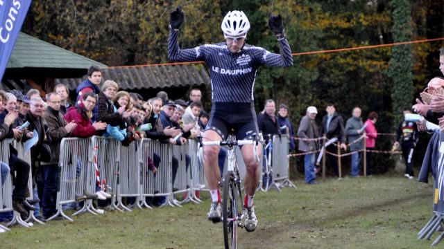 Cyclo-Cross de Cranne-en-Baud (56) : Gillard devant Bleuzen 