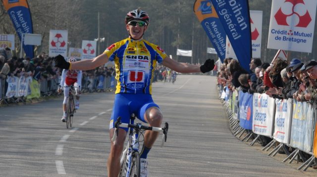 06/03/2011 PLUMELEC