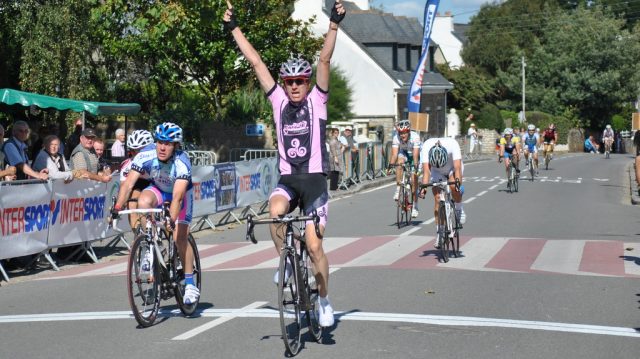 Pass'Cyclisme  Sarzeau (56) : Beurel le plus rapide