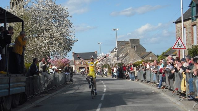 Saint-Rieul (22) : les bouquets pour Carlier et Guillaumot