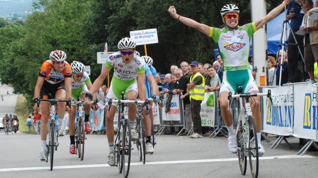 Ronde Finistrienne  Pleyben : Corbel hors-course ? 