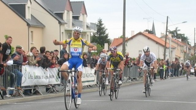 Tour des Mauges : Renou 1er leader