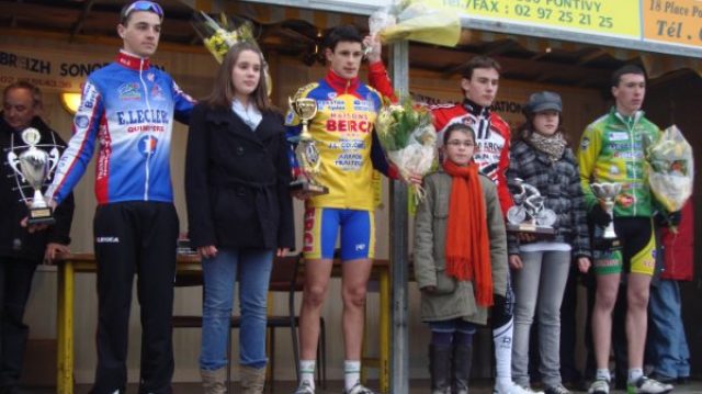 Noyal-Pontivy: les bouquets pour Qur et Le Goff  