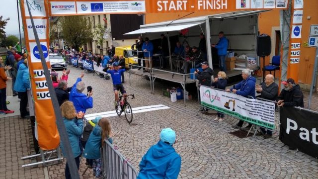 Course de la Paix: Toumire tient bon !