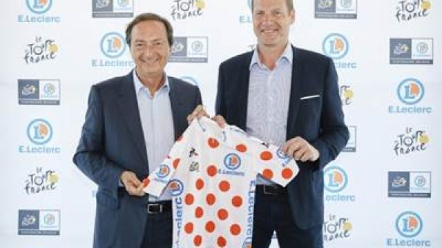 Maillot  pois : E.Leclerc dans les roues des grimpeurs