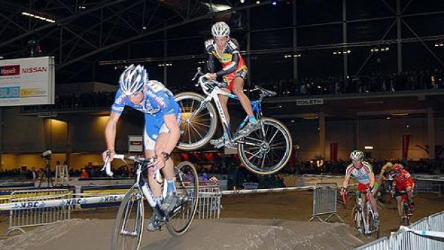 Cyclo-cross indoor de Carhaix: les engags