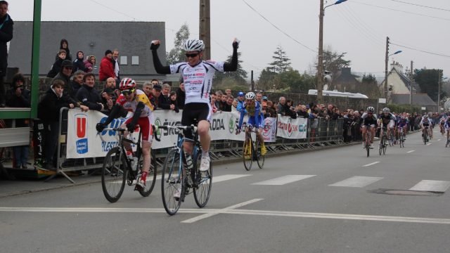 Plestin-Les-Grves (22) : Les bouquets pour Riou et Terache