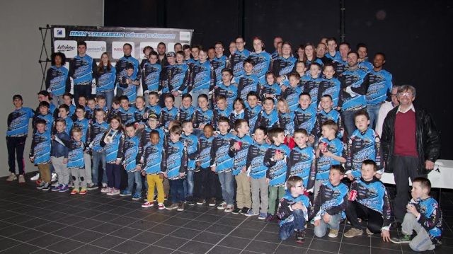 Remise des nouveaux maillots du BMX Trgueux 