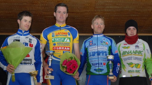 Pass'Cyclisme  Plouha: le bouquet pour Planchenault 