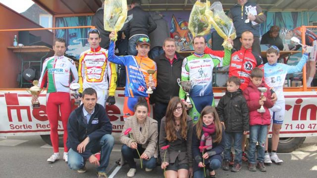 Rieux (56) : les bouquets pour Chesnais et Thibaud .