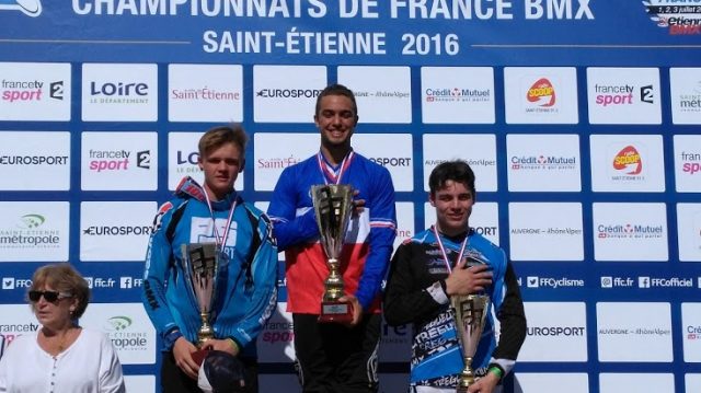 Les pilotes du BMX Trgueux au France  Saint Etienne