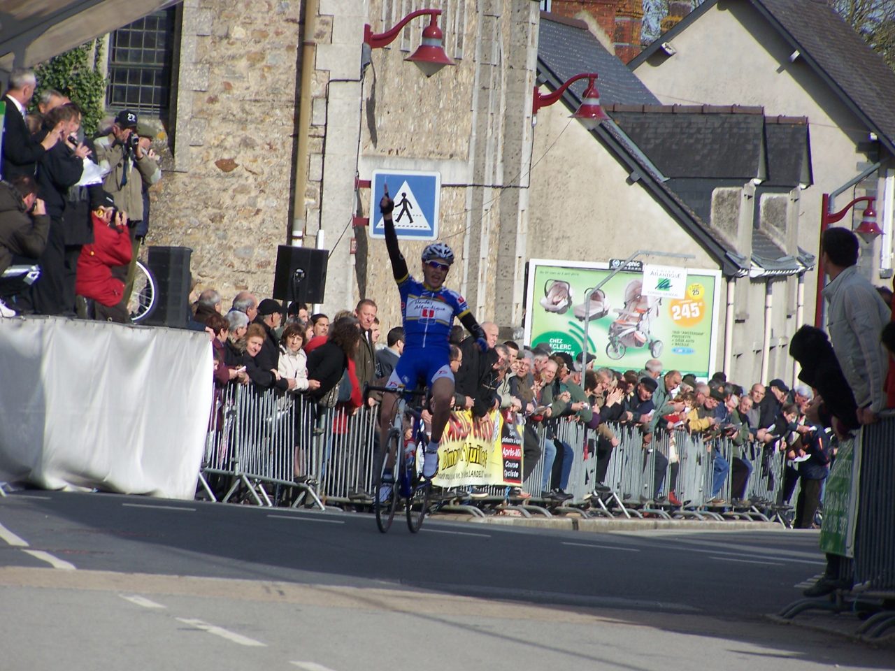 Cyril Vicenti s'impose (encore)  Louisfert !