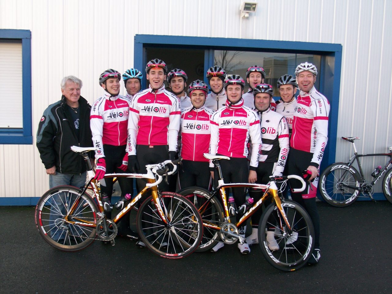 LES COUREURS DU TEAM CYCLISTE SPONDYLARTHRITE EN STAGE