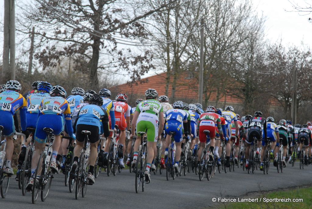 Pass'Cyclisme  Plouha (22) : Riou et Rocabois s'imposent 