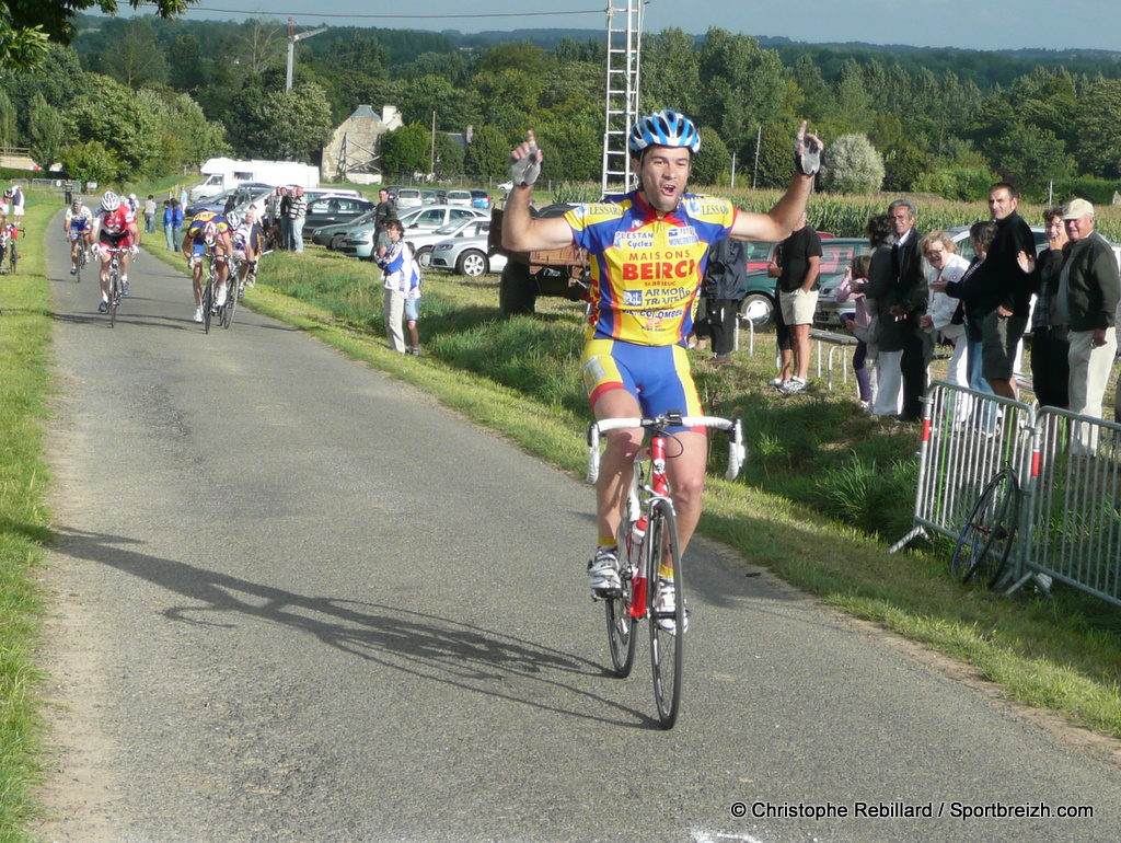 Baguer-Pican (35): les bouquets pour Lagrve, Clouard et Guiguen  