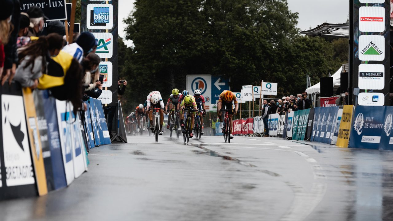 Tour du Finistre : Cosnefroy en costaud