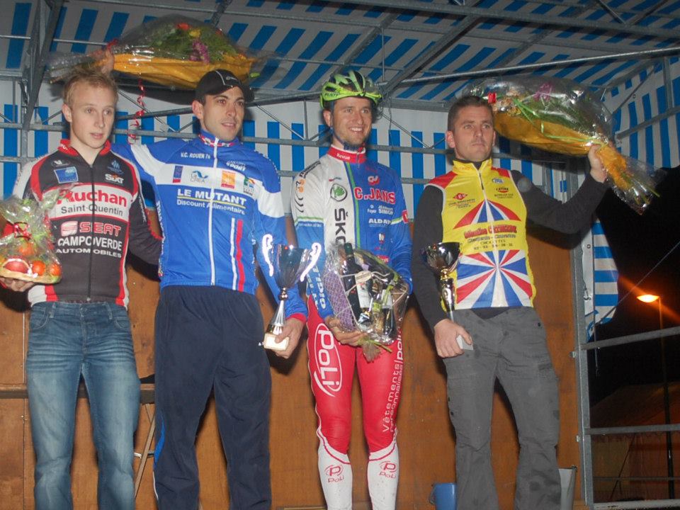 Cyclo-Cross de Valognes (50) : Roussel devant Merlier