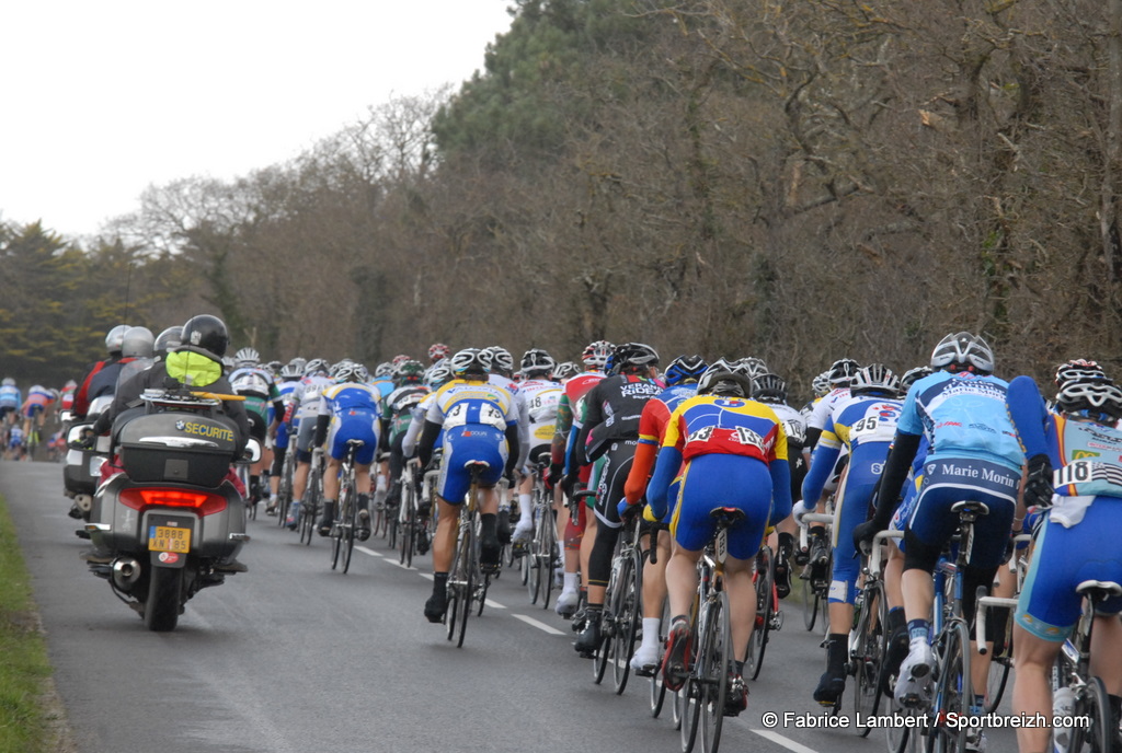 Trophe de Brocliande  Gal (35) : Piedvache devant Mah