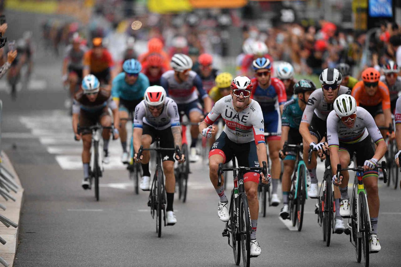 Tour de France #1: Kristoff vite les chutes