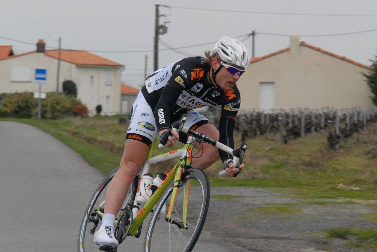 Tour de Normandie # 3 : Blot au sprint, l'Anglais Rowe leader  