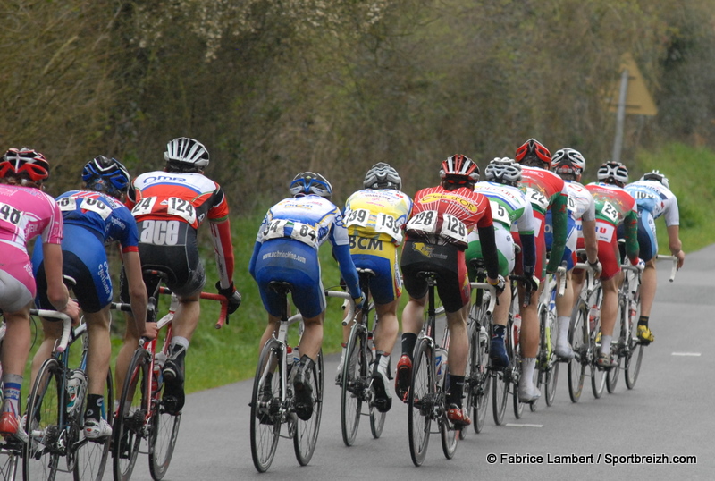 Maillot des jeunes  Montfort-sur-Risle (27) : Huche devant les Pavilly Barentin