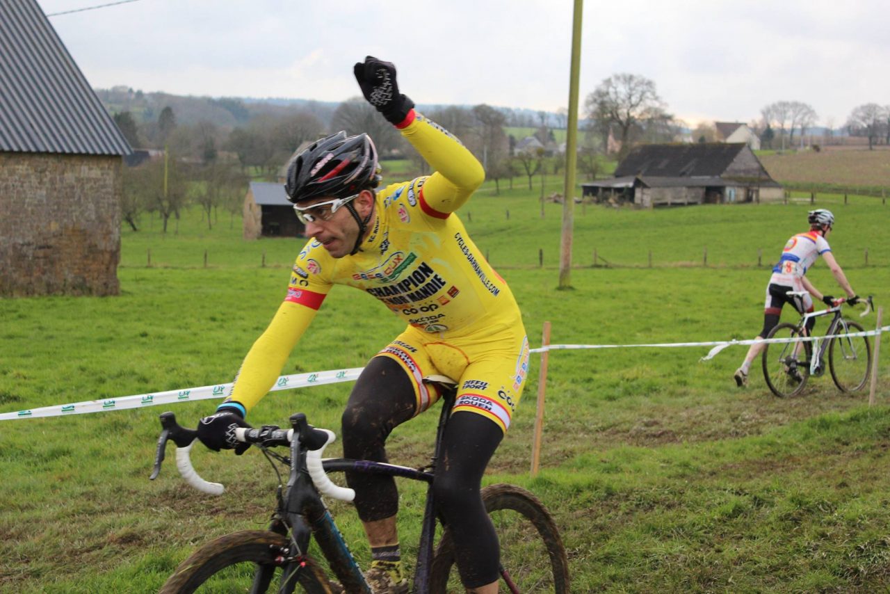 Mesnil-Clinchamps(14): le cyclo-cross  l'amricaine pour Martin et Roussel 