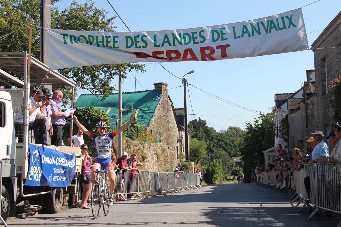 Saint-Aubin en Plumelec (56) : Henry et Riou