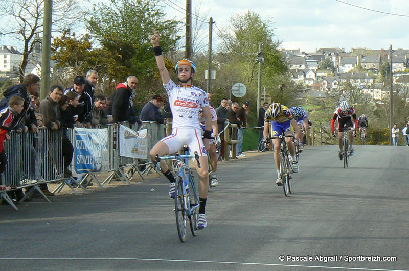 Carhaix: Cam et Riou vainqueurs.