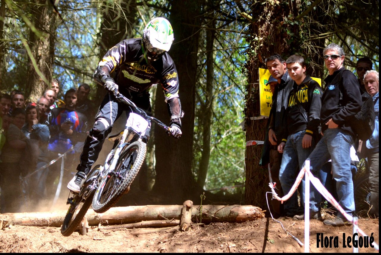 Championnat de Bretagne Descente VTT  Jugon-les-Lacs (22) : Bresset sacr