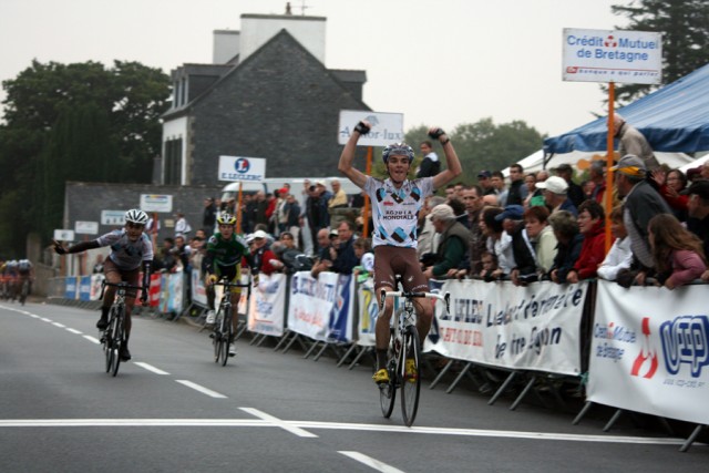 Bardet reste chez AG2R LA MONDIALE 