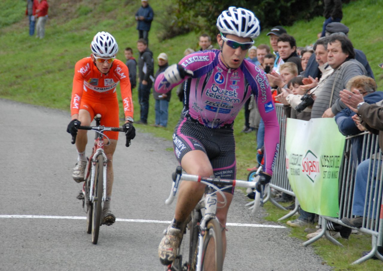 Cyclo-Cross de Chteaugiron (35) : Daniel devant Le Corre !