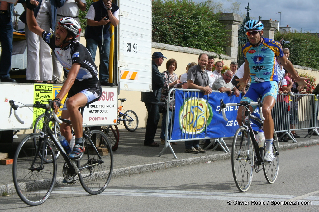 Championnat du Morbihan des 3 me catgories : Vincent Bienfait au sprint.