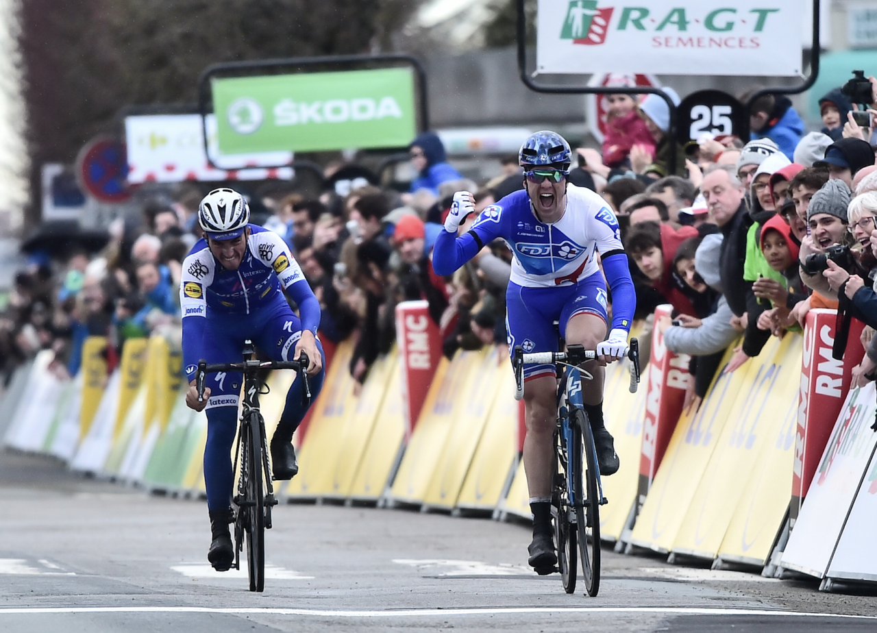 Paris-Nice #1  : Demarre devant Alaphilippe / Hardy 5e / Bardet hors-course !