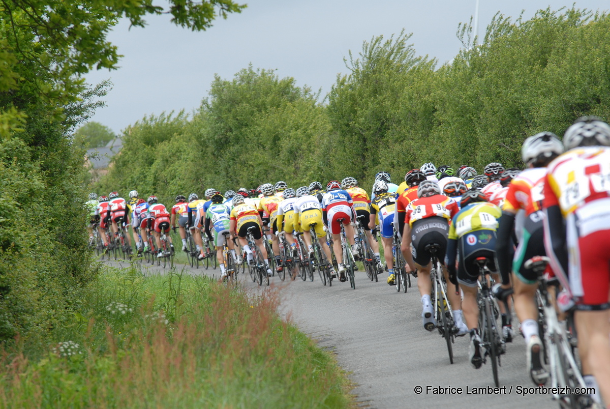 Tour Cycliste Mareuil - Verteillac - Ribrac # 3 : Gurin devant Grellier 