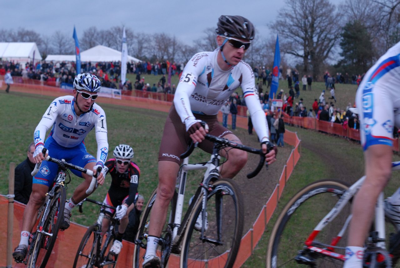 Cyclo-cross de Montbron Eymouthiers (16) : Gadret devant Labbe 