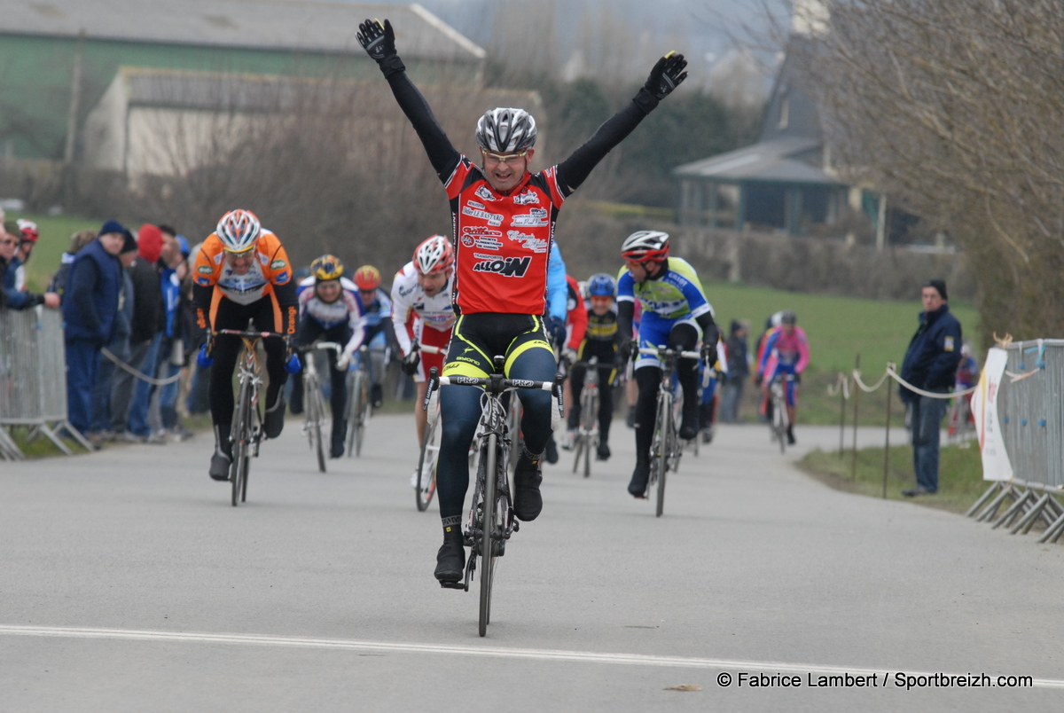 Pass'Cyclisme  Tressignaux (22) : Boivin, Tabaric et Quiniou