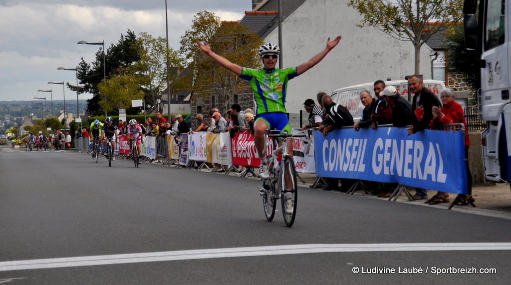 Pass'Cyclisme  Langueux (22) : Huby s'impose