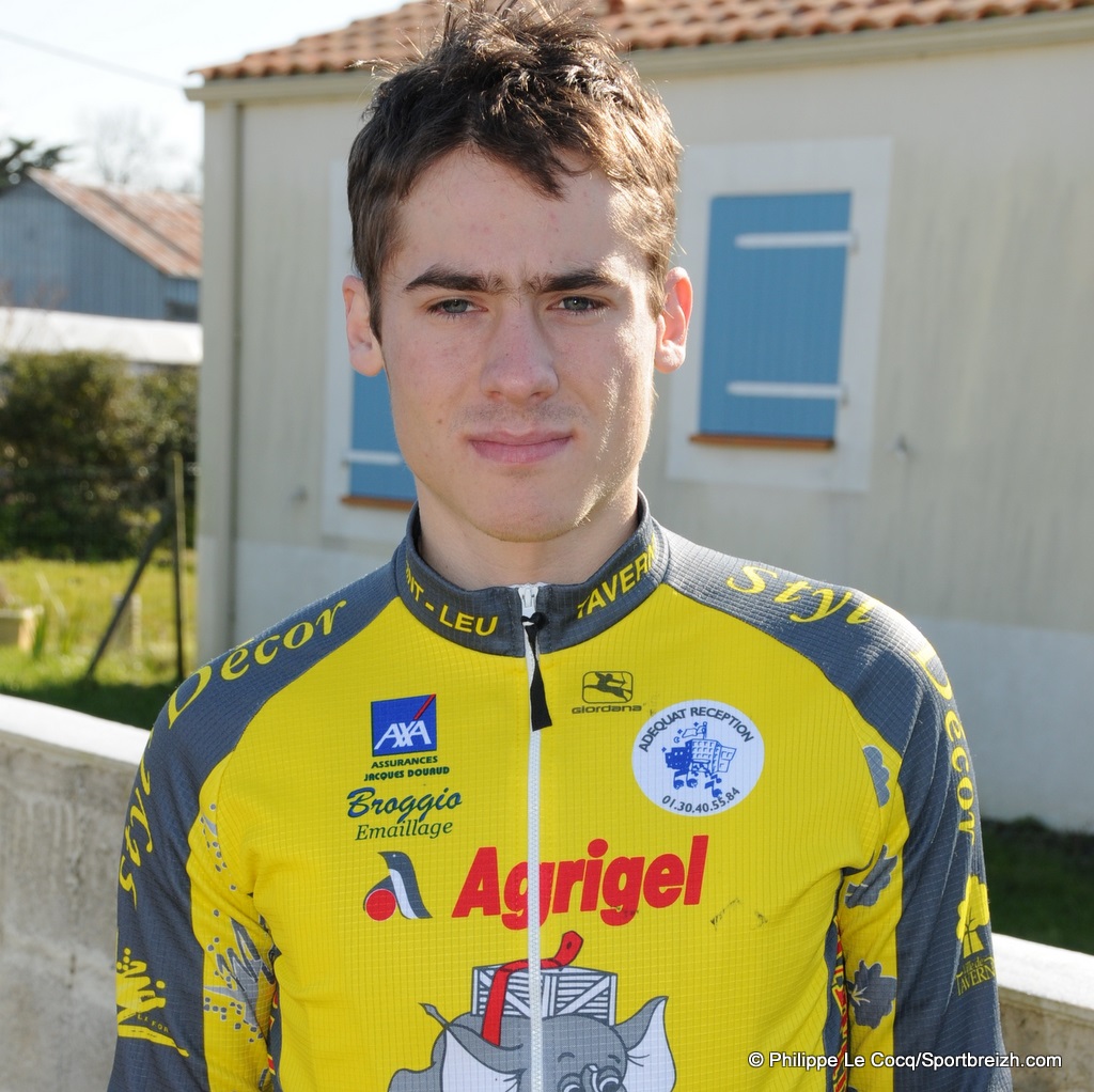 Ambrires-les-Valles: Justin Jules le plus costaud !