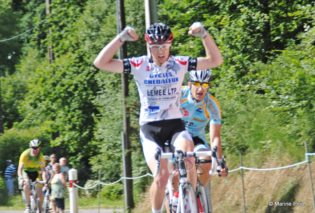 Sero devant Guimard  Guillac (56)