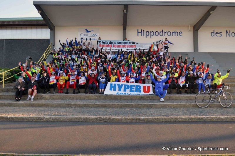 "Dans la Roue d'Arnold" : 205 Cyclistes supporters !