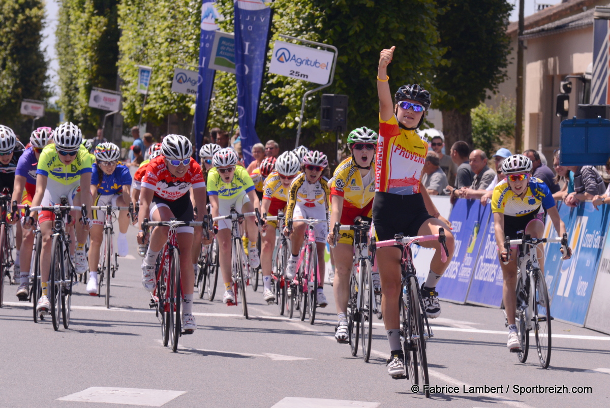 Finale coupe de France Cadettes  Loudun : Copponi au sprint