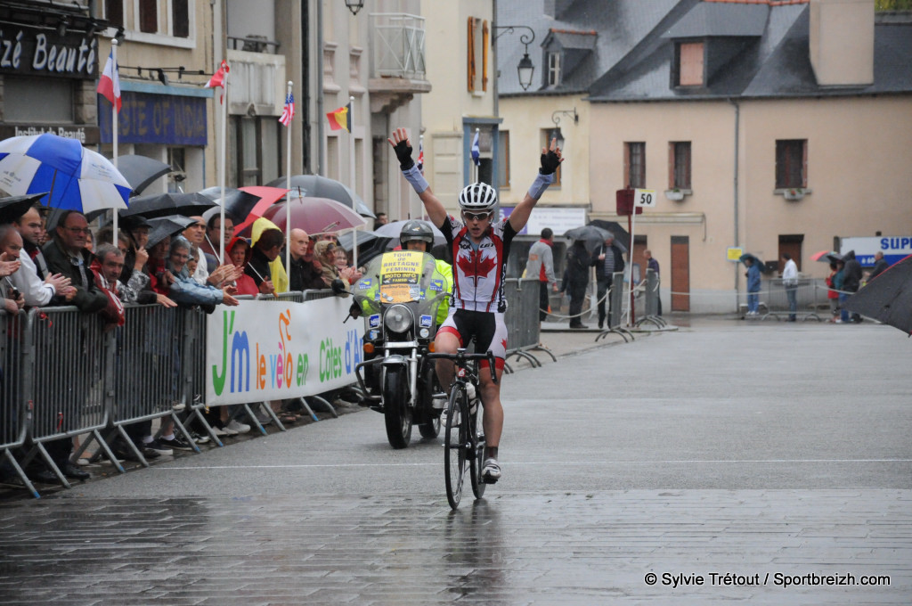 Tour de Bretagne Fminin : Shaw sous la pluie  Saint-Men le Grand  